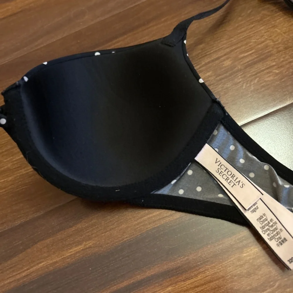 🌿SALE🌿VICTORIA'S SECRET Racerback Underwire Bra size 32C